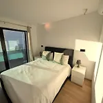 Apartment Sky-high Elegance Top-floor Views Of City, Ocean & Sunrise *