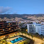 Sky-high Elegance Top-floor Views Of City, Ocean & Sunrise Apartment Funchal (Madeira)