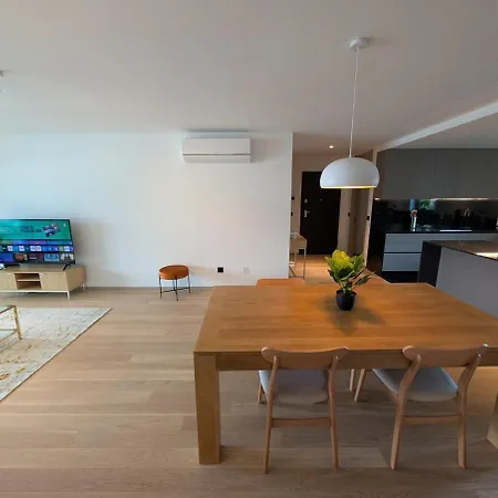 Sky-high Elegance Top-floor Views Of City, Ocean & Sunrise