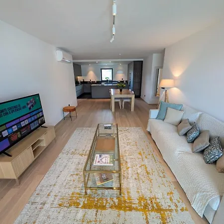 Sky-high Elegance Top-floor Views Of City, Ocean & Sunrise 公寓 丰沙尔
