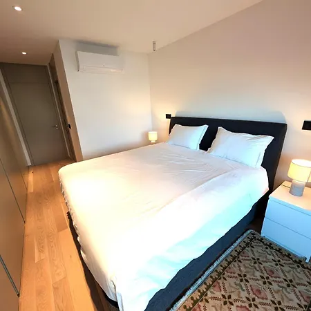 Sky-high Elegance Top-floor Views Of City, Ocean & Sunrise Apartment Funchal (Madeira)