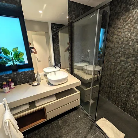Apartment Sky-high Elegance Top-floor Views Of City, Ocean & Sunrise *
