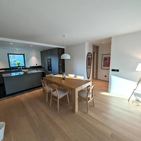 Apartment Sky-high Elegance Top-floor Views Of City, Ocean & Sunrise *