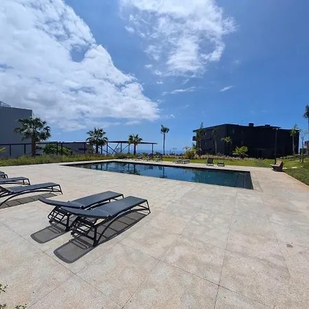 Sky-high Elegance Top-floor Views Of City, Ocean & Sunrise