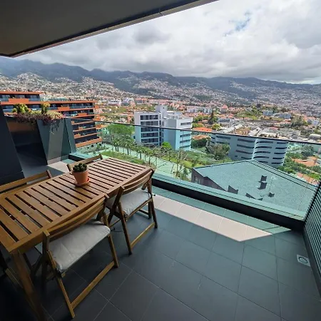 Sky-high Elegance Top-floor Views Of City, Ocean & Sunrise