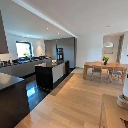 Sky-high Elegance Top-floor Views Of City, Ocean & Sunrise Διαμέρισμα