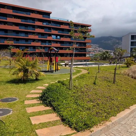 Sky-high Elegance Top-floor Views Of City, Ocean & Sunrise Φουνκάλ