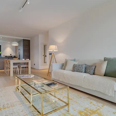 Апартаменты Sky-high Elegance Top-floor Views Of City, Ocean & Sunrise *