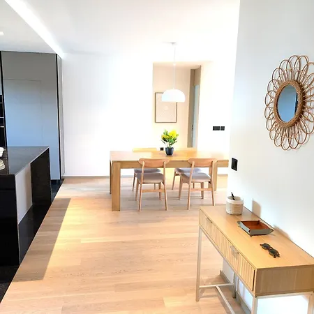 Sky-high Elegance Top-floor Views Of City, Ocean & Sunrise Фуншал