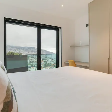 Sky-high Elegance Top-floor Views Of City, Ocean & Sunrise