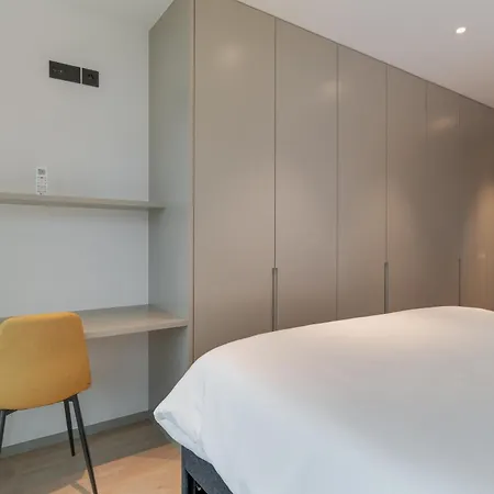 Sky-high Elegance Top-floor Views Of City, Ocean & Sunrise
