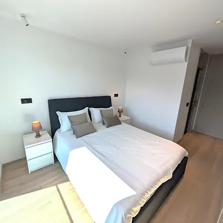 Sky-high Elegance Top-floor Views Of City, Ocean & Sunrise