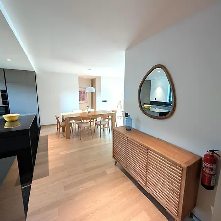 Апартаменты Sky-high Elegance Top-floor Views Of City, Ocean & Sunrise Фуншал