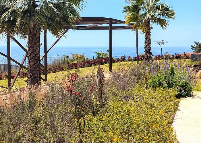 Sky-high Elegance Top-floor Views Of City, Ocean & Sunrise Apartmán