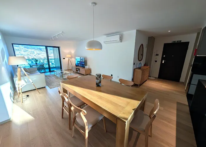 Sky-high Elegance Top-floor Views Of City, Ocean & Sunrise Apartmán Funchal (Madeira)